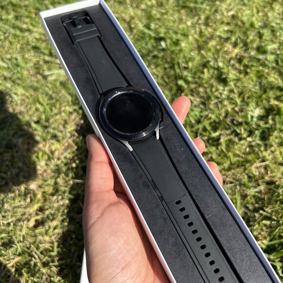 samsung galaxy watch4 classic - Picture 2 of 4